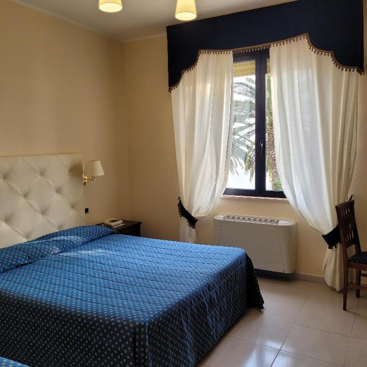 Hotel Eden Sul Lago Больсена Екстер'єр фото